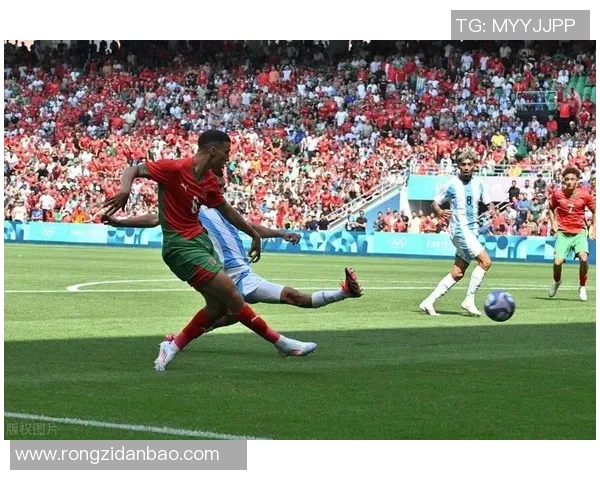 足球明星仿真头套的魅力与市场前景分析及其对球迷文化的影响