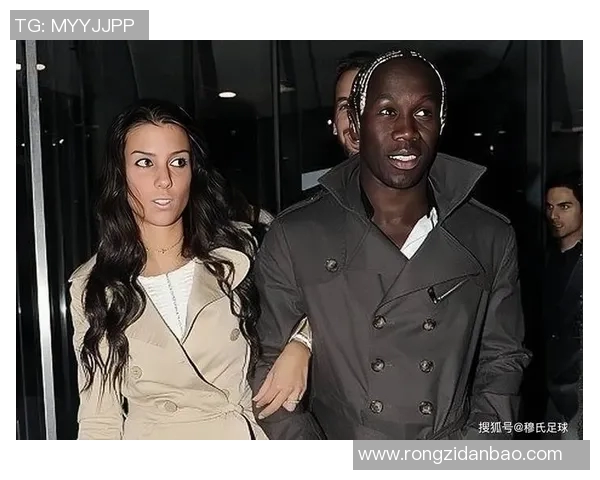 巴西黑人足球明星与妻子携手共度幸福生活的动人故事