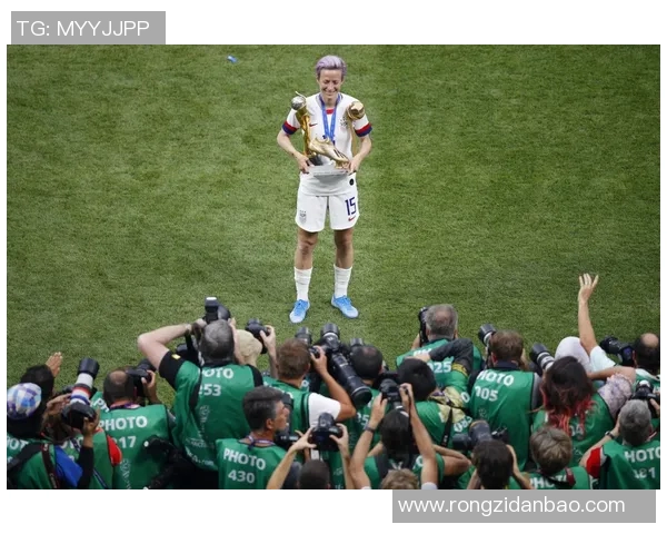 全球足球明星中谁是最杰出的球员引发热议与讨论 全球足球明星中谁是最杰出的球员引发热议与讨论