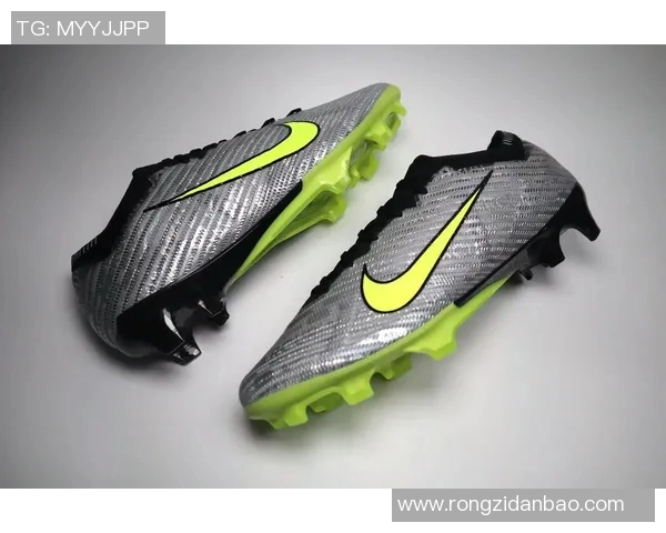 足球明星热衷刺客15鞋款揭秘引领潮流的新时尚选择 足球明星热衷刺客15鞋款揭秘引领潮流的新时尚选择